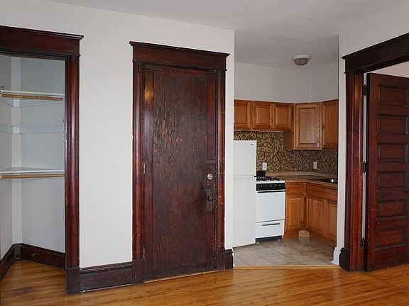 3rd image of 2820 1st Ave S APT 20