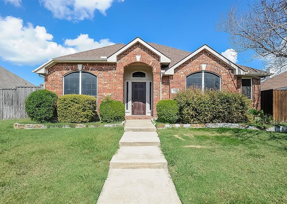 1st image of 2410 Fieldcrest Dr