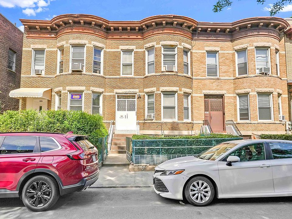 1st image of 1017 E 15th St