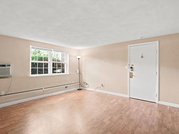 5th image of 261 Boston Post Rd E APT 4