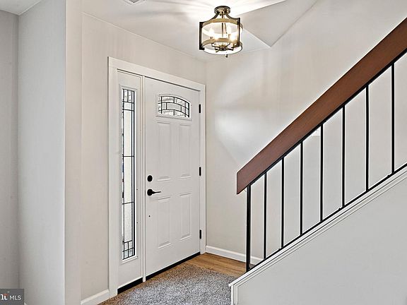 4th image of 1118 Shannon Pl