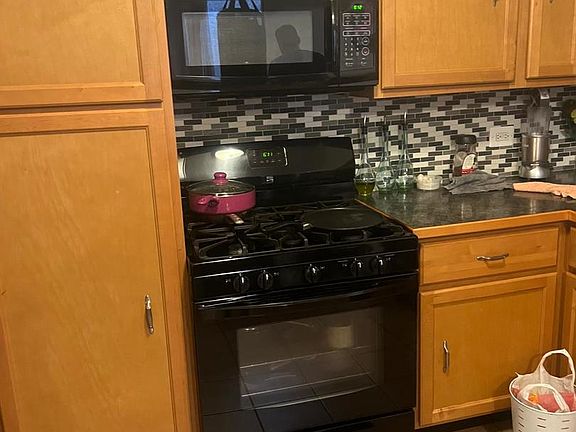 5th image of 6047 Marshall Ave #302E