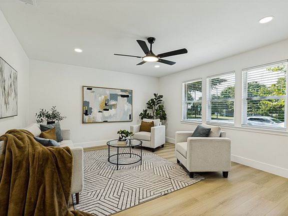 3rd image of 2553 Dorrington Dr