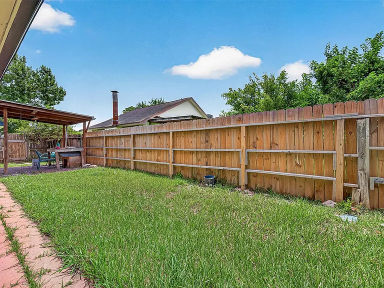 10814 Parkland Woods Dr — Photo 26