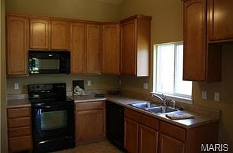 5th image of 938-942 Fairway Dr
