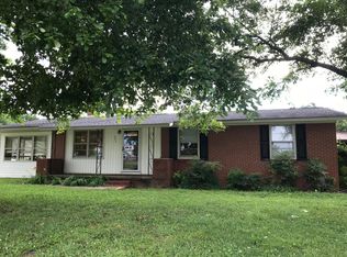 397 Oak Grove Rd, Spartanburg, SC 29301