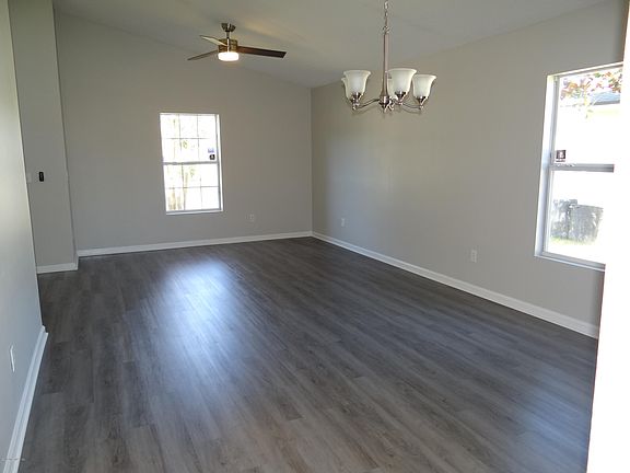 3rd image of 9399 Arbor Glen Ln