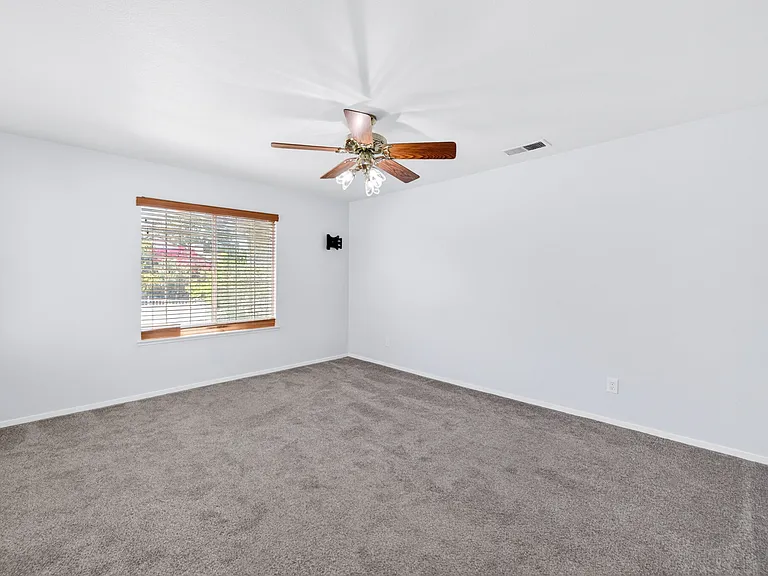 2476 N Berlin Ave — Photo 25