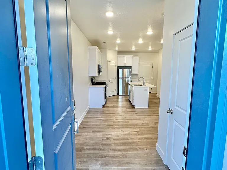 648 W Vermillion Wind Ln — Photo 3