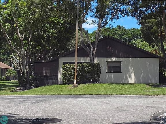 3rd image of 61 Via Casas Del Norte