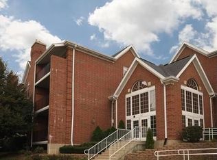 85 Hunt Club Dr, St Charles, IL 60174