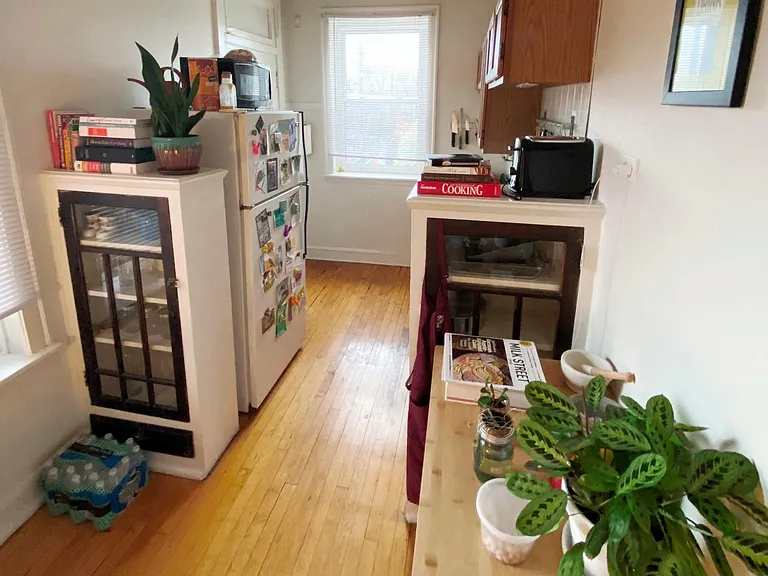 4220 N Clark St #10 — Photo 4