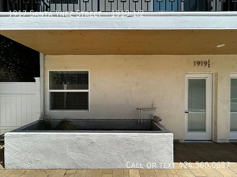 1917 Santa Ynez St #1919-1/2 — Photo 29