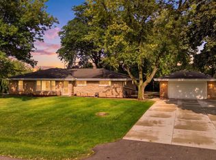 W154N8216 Valley View DRIVE, Menomonee Falls, WI 53051