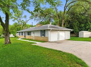 240 Pickardy Ln, Council Bluffs, IA 51503