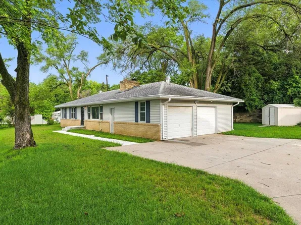 240 Pickardy Ln, Council Bluffs, IA 51503