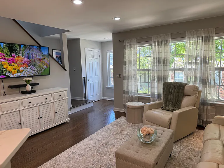 1602 Appleton Way — Photo 9