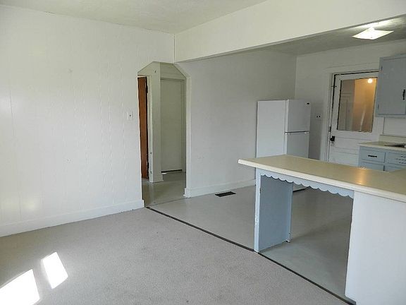 4th image of 1003 N 1st St