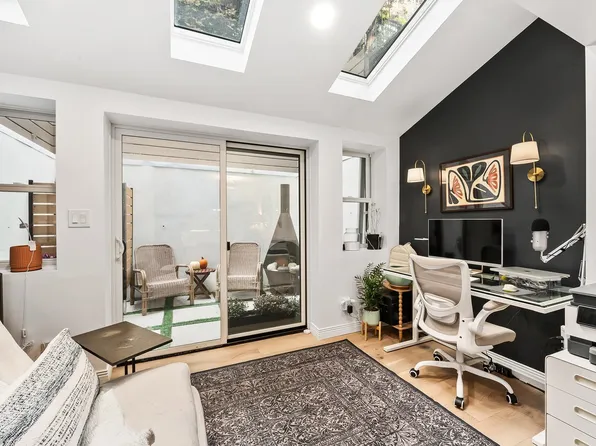 217 Bloomfield Street image 14 of 25