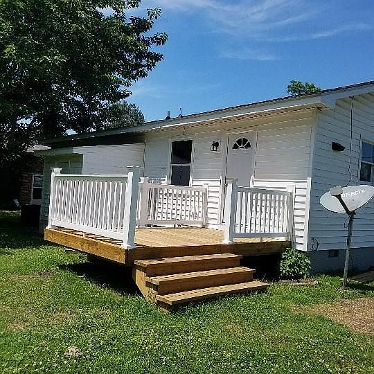 2nd image of 427 W End Blvd