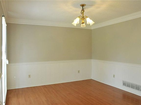 2nd image of 2884 Southwell Ln SW