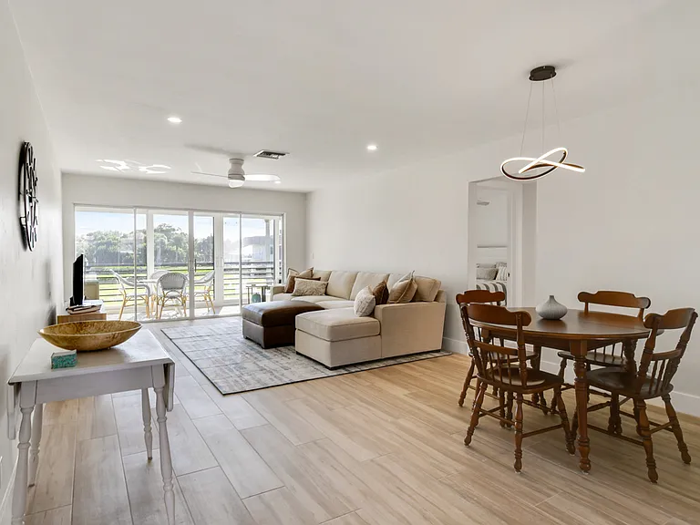 755 Saturn St #D202 — Photo 6
