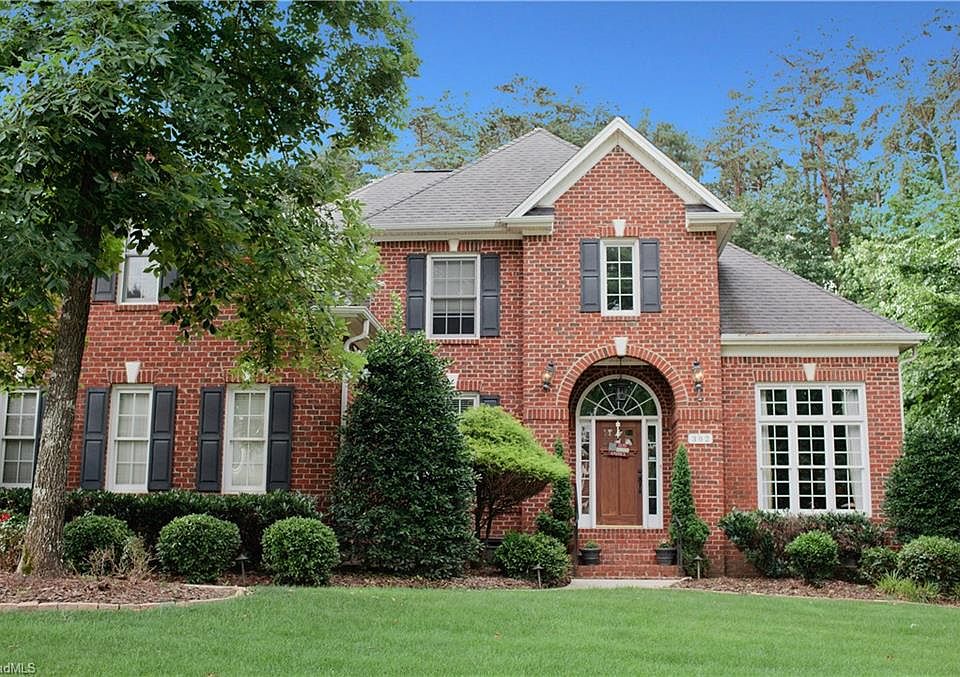 1st image of 302 Topwater Ln