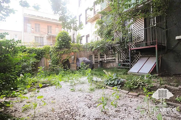 Rented by Brickwood Realty | media 49