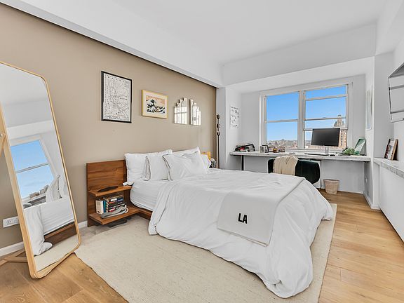 4th image of 60 E 8th St APT 26D