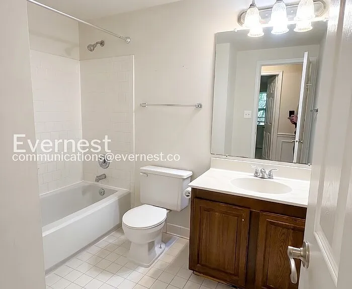 11829 Parliament Dr — Photo 15