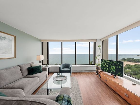 3rd image of 5455 N Sheridan Rd APT 2602