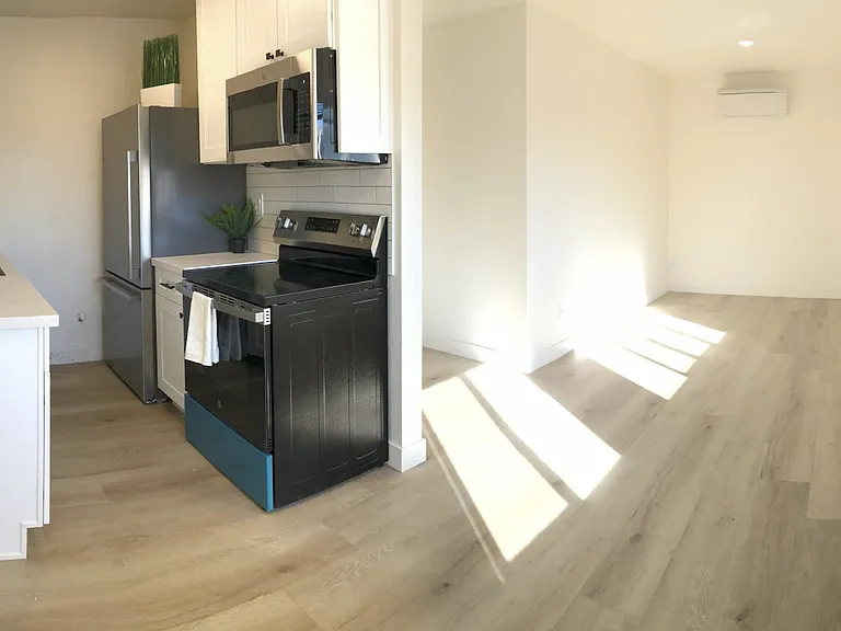 611 San Luisito Way #9 — Photo 3
