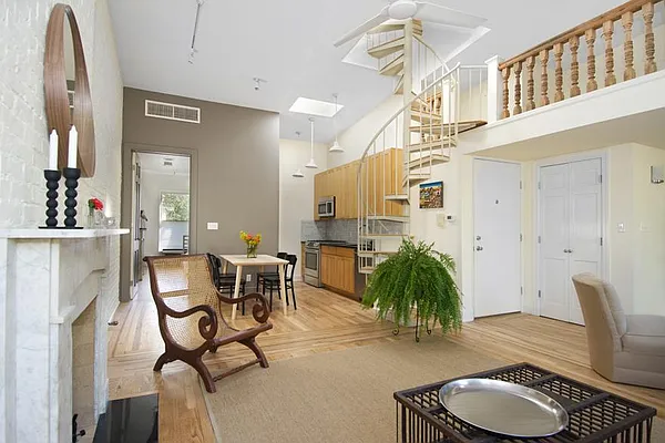 Sold by Brooklyn Bridge | media 15