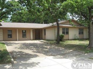 29 Somerset Ter, Bedford, TX 76022