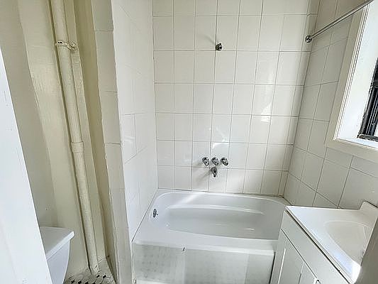 4th image of 19-06 Ditmars Blvd #4C