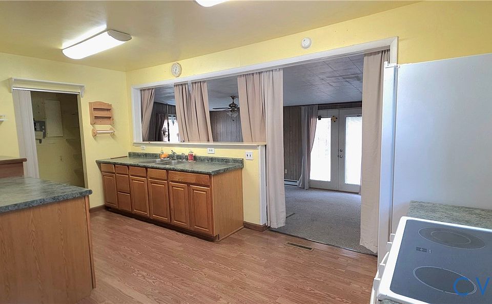 2nd image of 2071 Wickham Rd