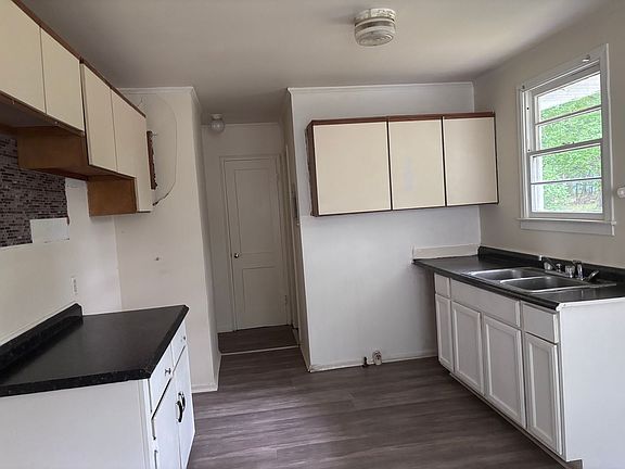4th image of 2317 Briarfield Rd