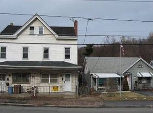 593 Wade Rd, Saint Clair, PA 17970