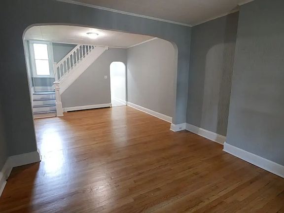 3rd image of 58 Franklin St