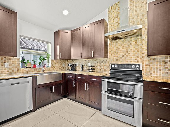 3rd image of 1842 OAK BERRY Circle