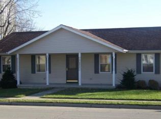 1005 N 1st St, Ashton, IL 61006