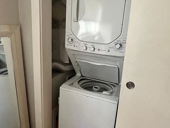 3rd image of 744 Belmont Pl E APT 201