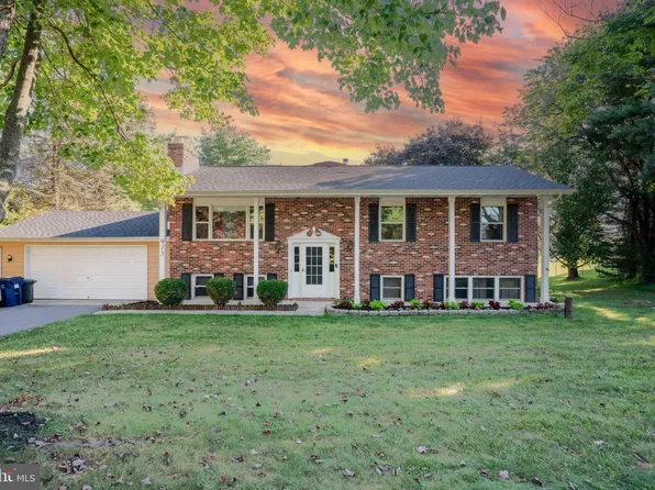 913 Cindy Ln, Westminster, MD 21157