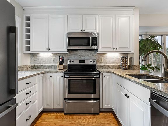 5th image of 4372 Sea Forest Dr