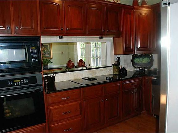 4th image of 141 Hanarry Dr