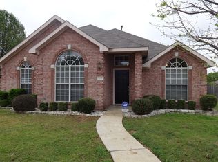 412 Ivan Dr, Lewisville, TX 75067