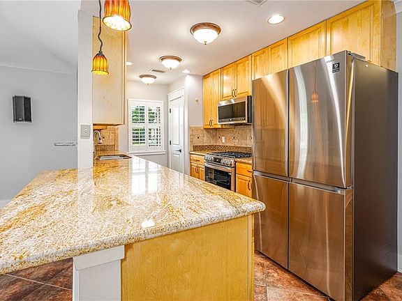 5th image of 5008 Burke Dr