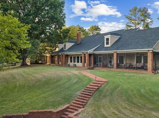 715 Robbins Beach Rd, Killen, AL 35645
