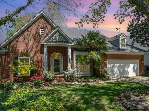 3813 Beauvista Dr, Charlotte, NC 28269