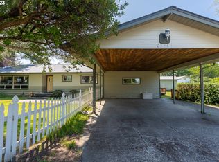 5560 S Shore Dr, Florence, OR 97439